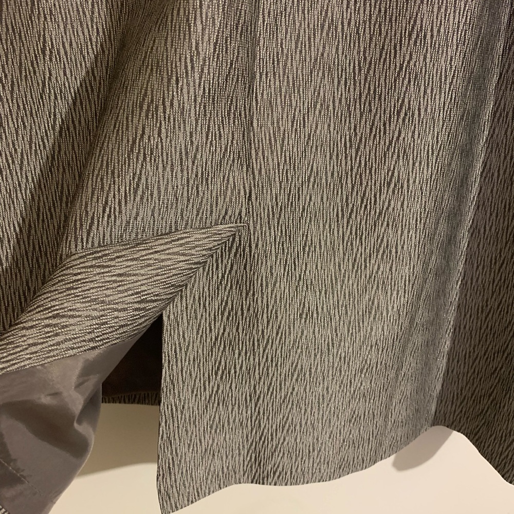 Beautiful Textured Skirt Suit by Le Suit - Picture 6 of 6